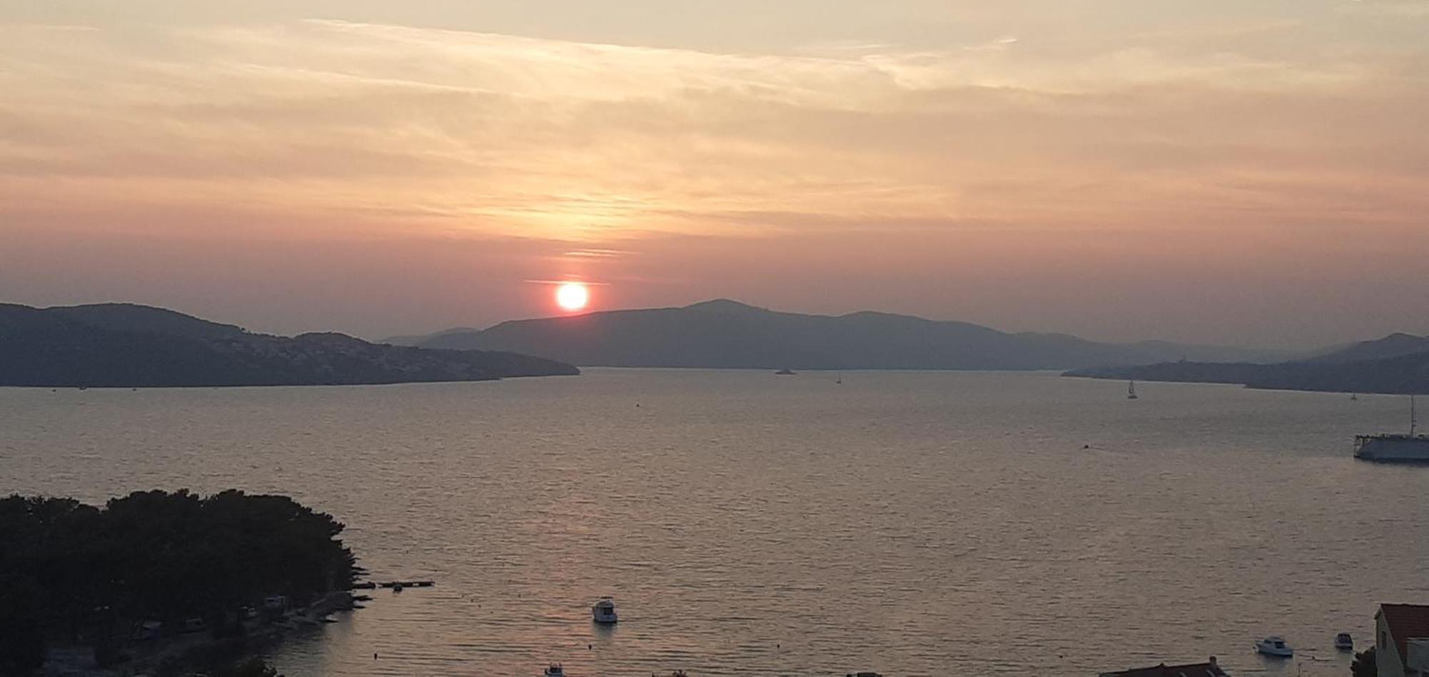 ApartMarin Trogir Bagian luar foto
