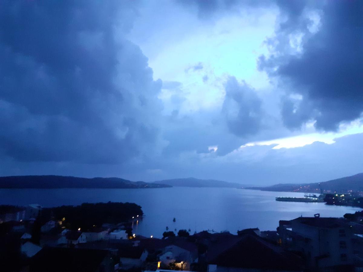 ApartMarin Trogir Bagian luar foto